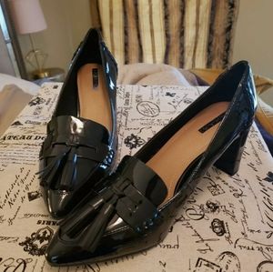 Tahari block heeled shoe-like new!